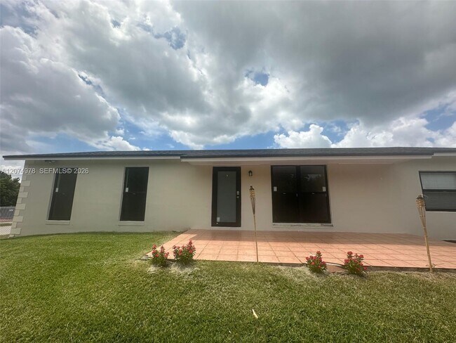Foto del edificio - 12205 SW 263rd Terrace