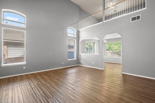 Foto del edificio - 706 Johnny Bench