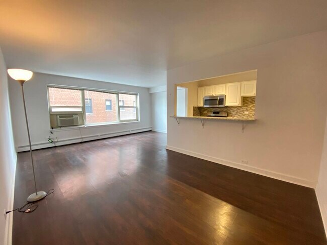 Foto del edificio - 4920 N Marine Dr