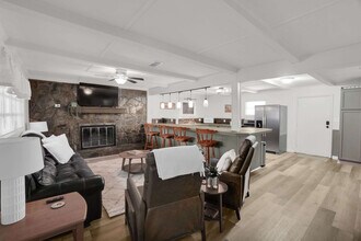 115 Hale Loop