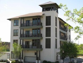 Building Photo - 943 N Ormewood Park Dr SE