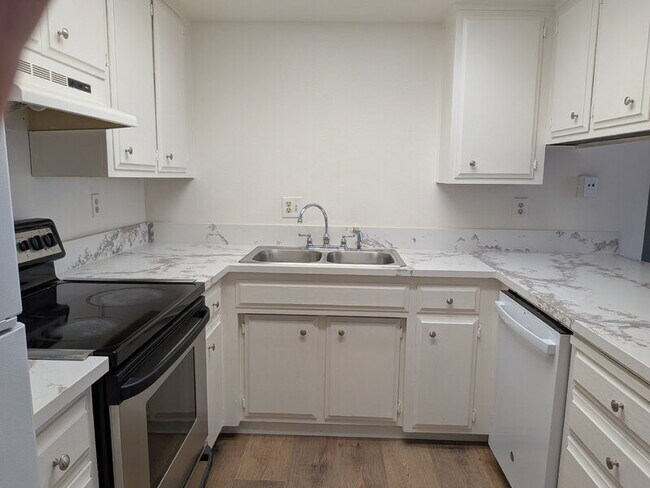 Foto del edificio - 9279 Corinthian Cir