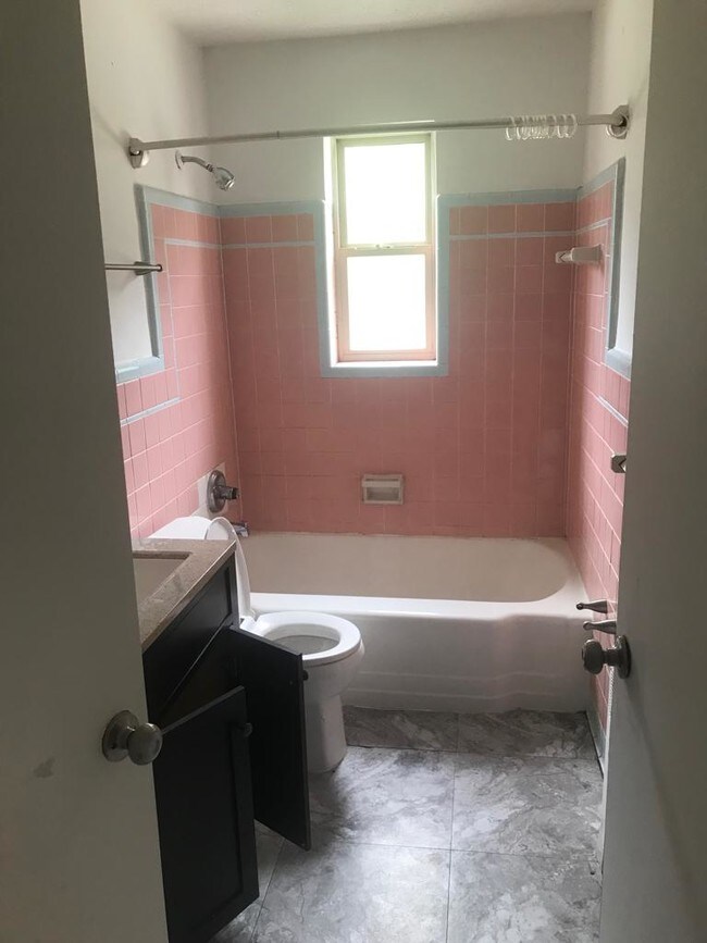 Foto del edificio - 3224 Gobel Ave
