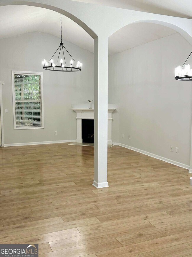 Foto del edificio - 6834 White Walnut Way