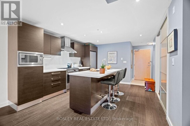 Building Photo - 588 Annette St