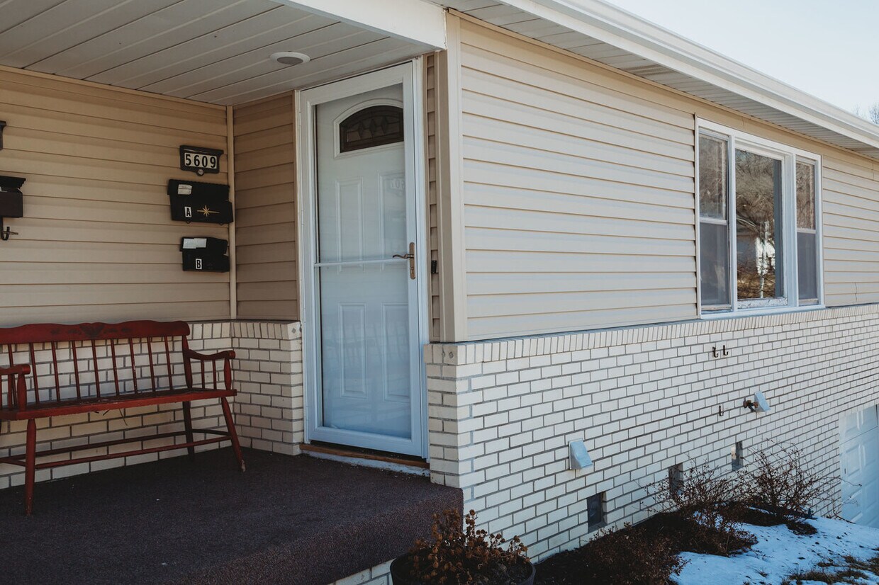 Seward Street Property House Rental in Omaha, NE