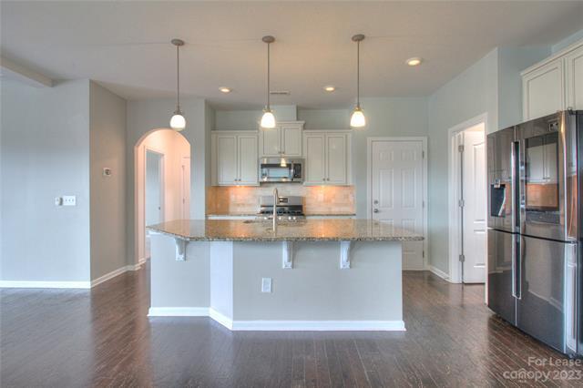 Building Photo - 3026 Oakmere Rd