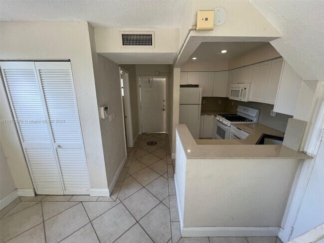 Foto del edificio - 8600 SW 67th Ave