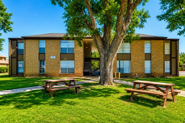 Foto del edificio - Spacious 3-Bedroom Apartments in Dallas – Starting at Just $1,350/Month