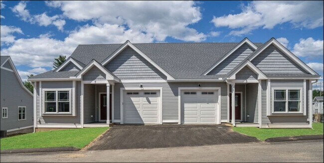 Foto del edificio - 32 Abenaki Cir