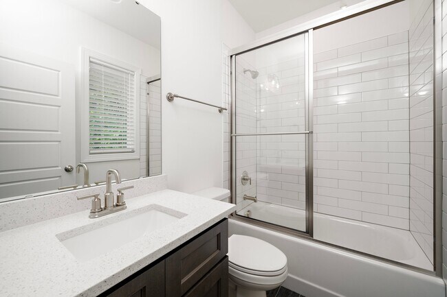 Foto del edificio - 1753 Crest Rd