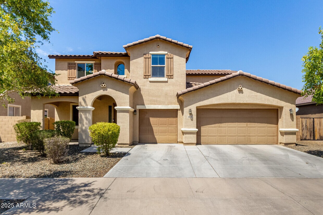 Foto principal - 8810 S 55th Ln