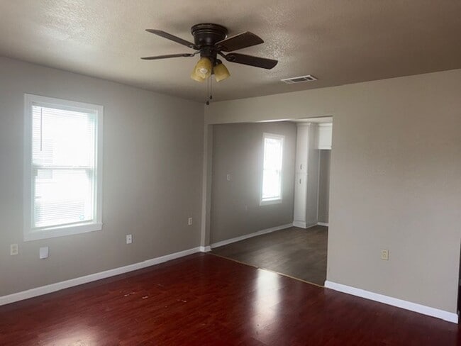 Building Photo - 3 bedroom 2 bath Home in the heart of Waco