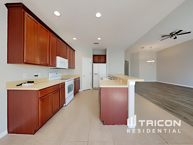 Foto del edificio - 15402 Pepper Pine Ct