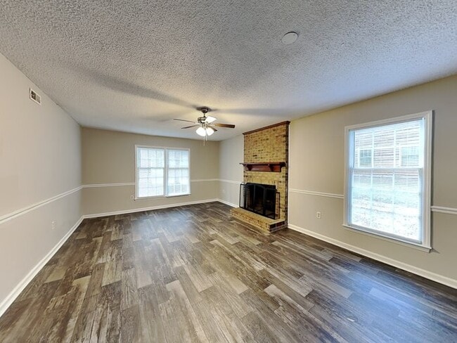 Foto del edificio - 7222 Lea Wood Ln