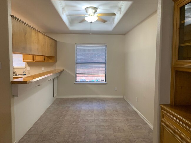 Building Photo - Southside Home within Walking Distance to ...