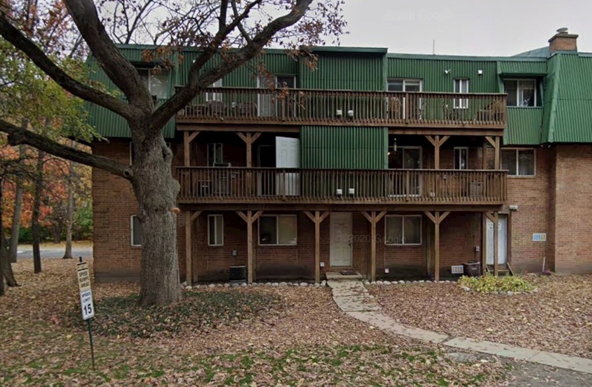 Primary Photo - 1975 Tall Oaks Dr