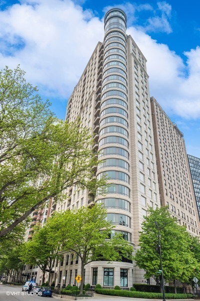 Foto principal - 840 N Lake Shore Dr
