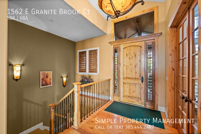 Building Photo - Luxurious Fully-Furnished Executive home i...