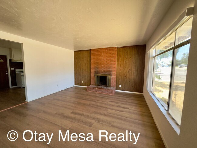 Foto del edificio - Charming 3-Bedroom Home with Expansive Outdoor Space
