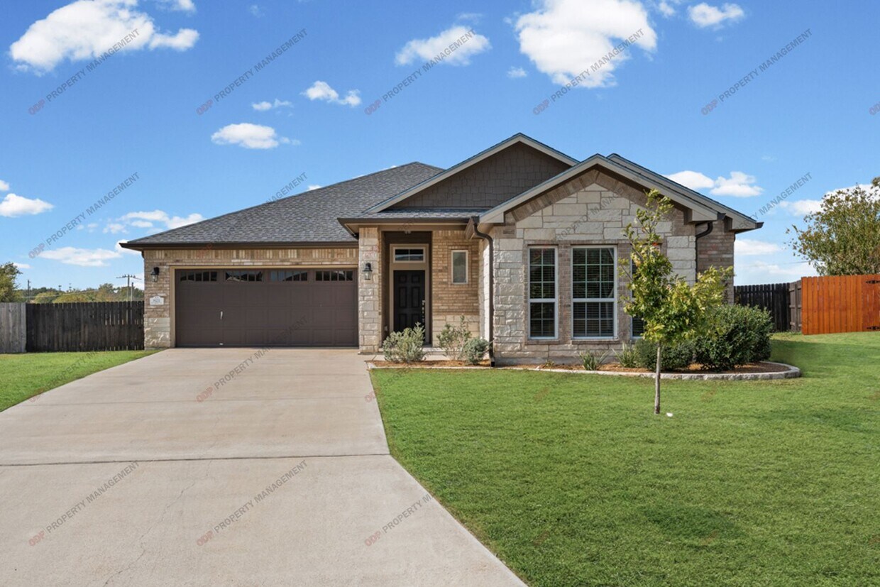 Foto principal - Magnificent home in Wyndham Hill Community! -Refrigerator, Washer/Dryer, and Lawn Care ALL INCLUDED