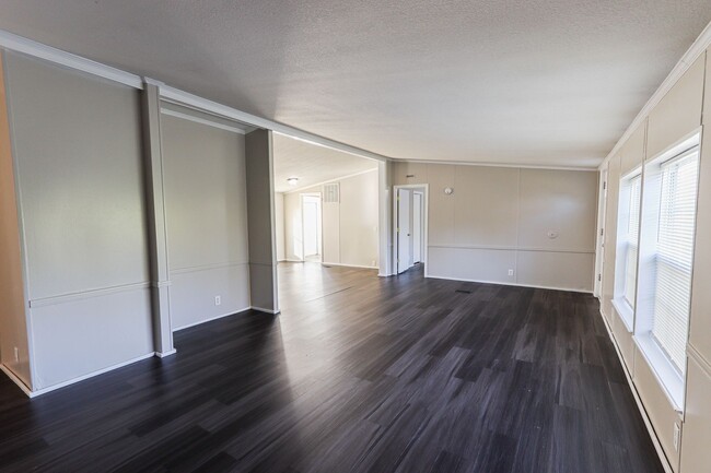 Building Photo - $500 off the 1st Full Months Rent!!!  ***N...
