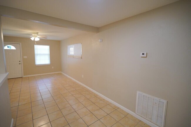 Foto del edificio - 2808 Southwood Dr