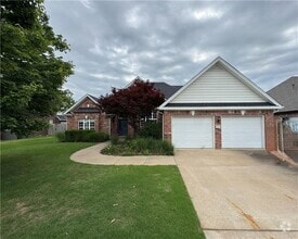 Building Photo - 407 Lyndal Ln
