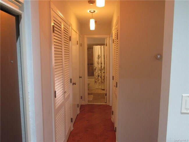 Building Photo - 302 Town Hill Condominium