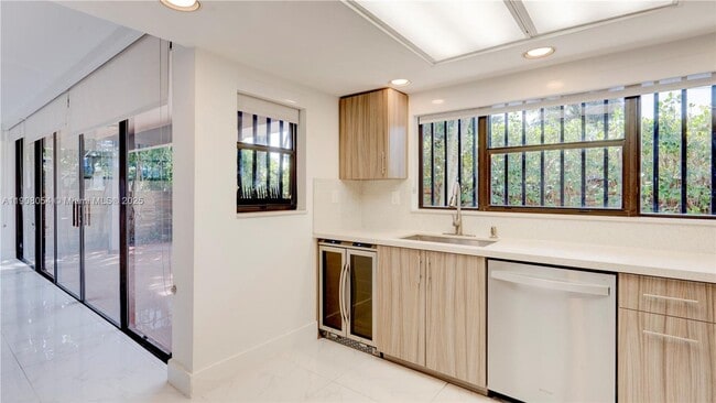 Foto del edificio - 6460 NW 2nd St