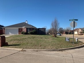 Building Photo - 2705 Jennie Wells Dr