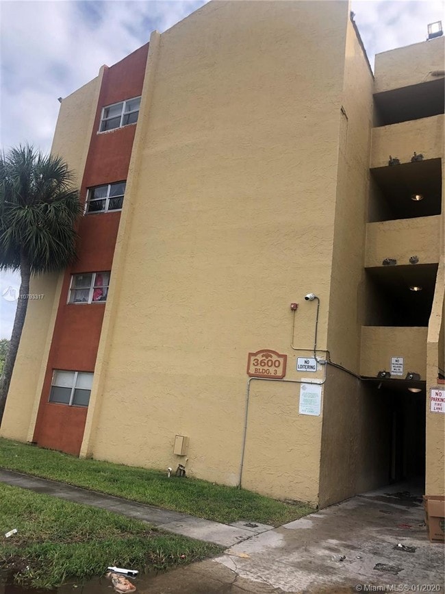 3600 NW 21st St Unit 307, Lauderdale Lakes, FL 33311 Condo for Rent