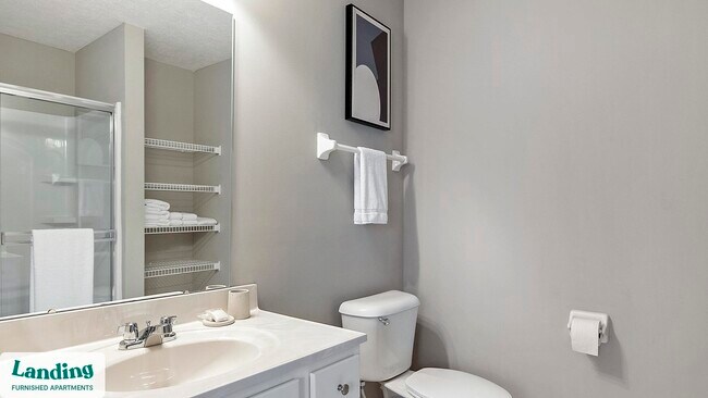 Foto del edificio - 6460 Chelsea Glen Dr