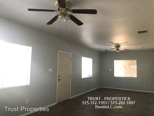 Foto del edificio - 3 br, 2 bath House - 2500 S Chaparral St