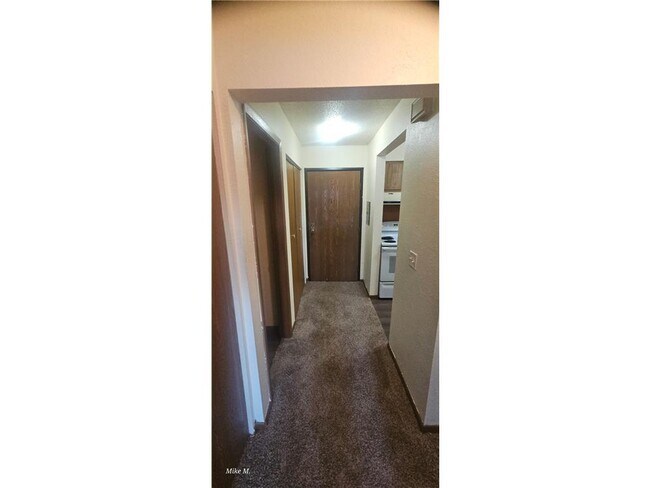 Building Photo - 16 Green River Rd