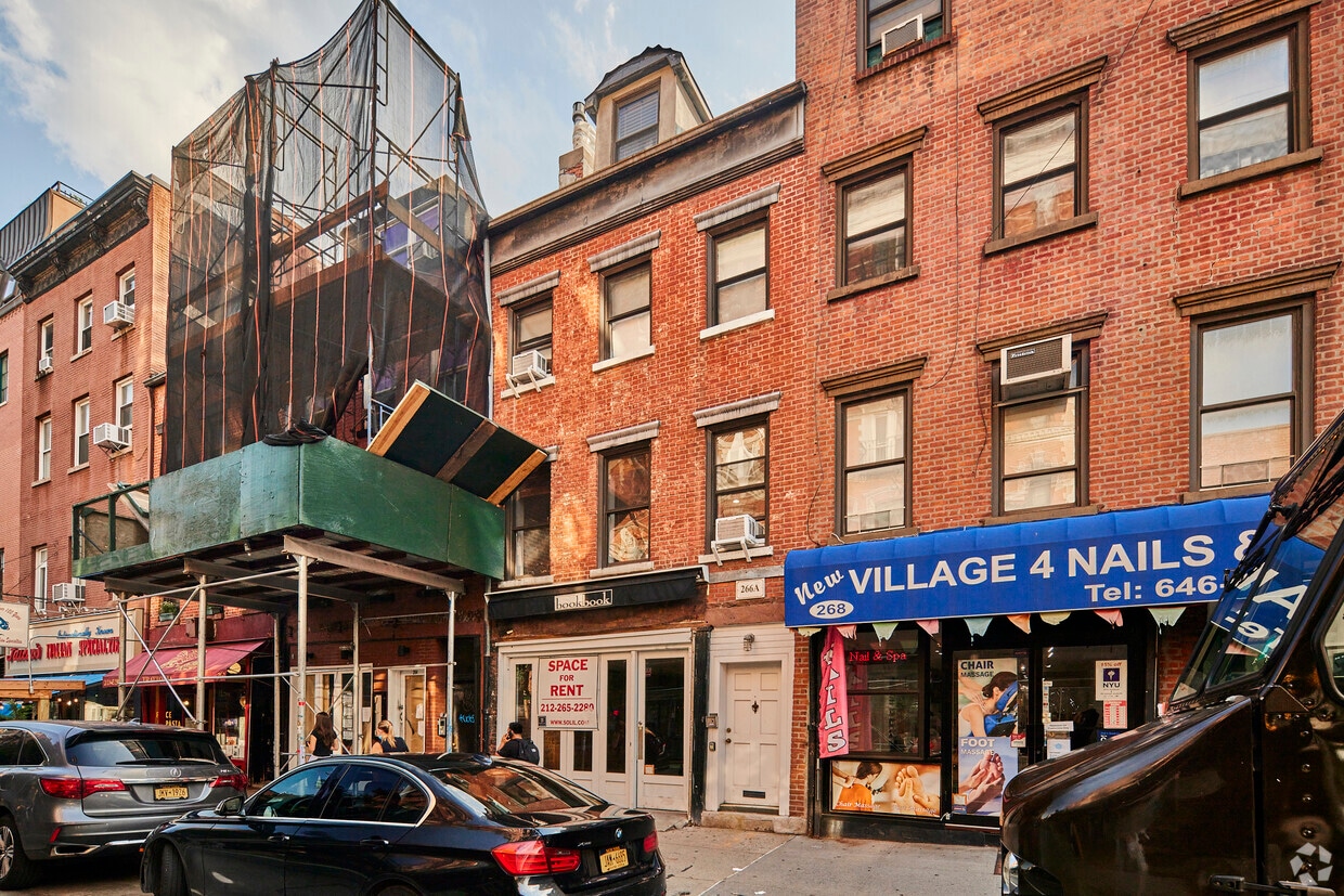 Primary Photo - 266 Bleecker St