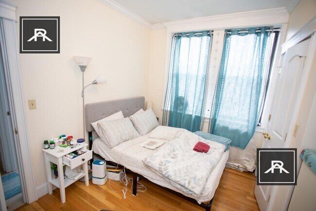 Building Photo - 3 bedroom in Allston MA 02134