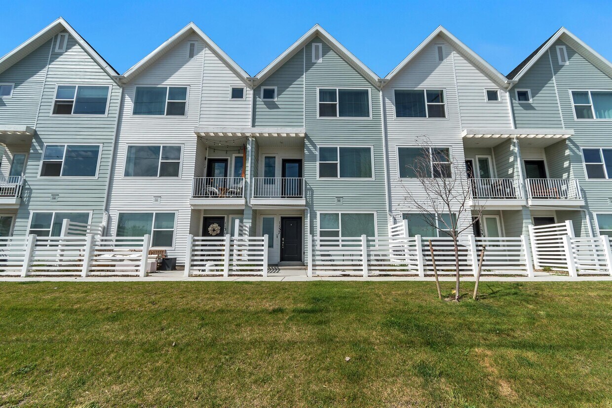 1137 E Hatch Row, Saratoga Springs, UT 84045 House Rental in Saratoga Springs, UT