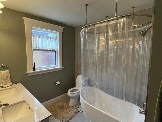 2nd floor bathroom - 2739 Willard Ave