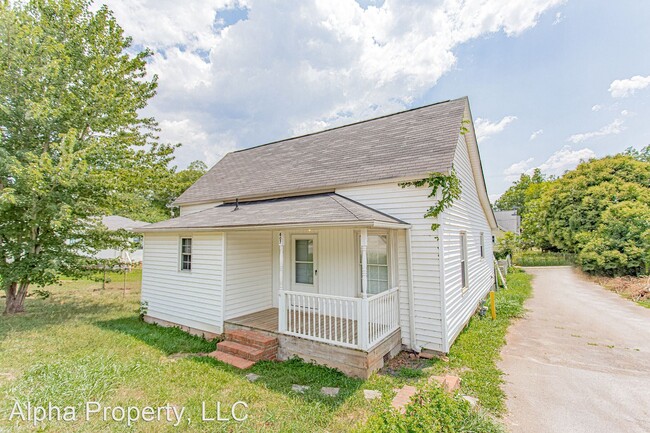 2 br, 2 bath House - 407 Cedar Lane Rd photo'