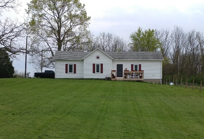 Primary Photo - 3301 Dolly Varden Rd