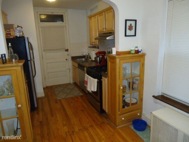 Building Photo - 1 br, 1 bath Condo - W. Pratt