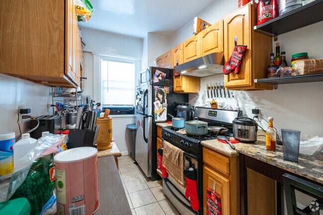 Kitchen - 620 Eddy St