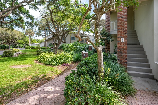 Building Photo - 101 Park Shores Cir