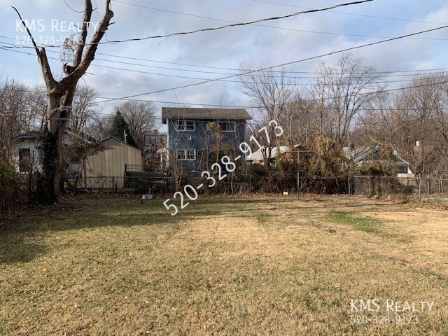 Building Photo - 1950 N 30 St