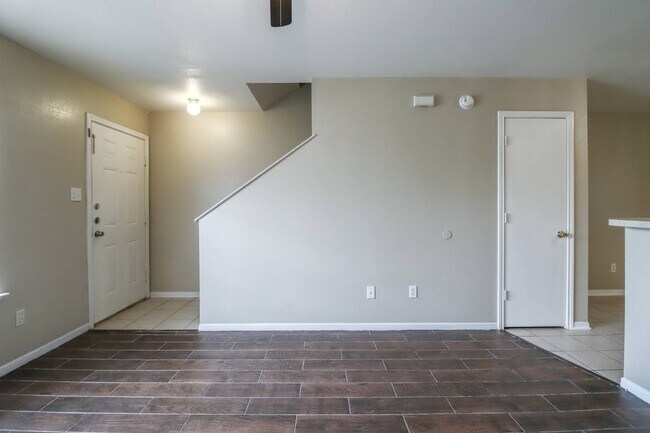 Foto del edificio - 807 Leifester Cir