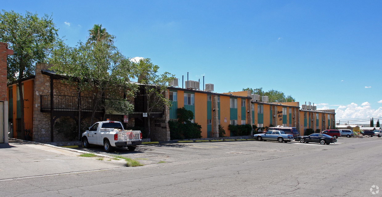 Building Photo - Nassau West Apartments