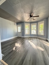 Building Photo - 1122 3rd St