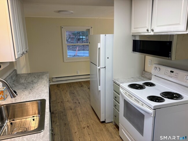 Building Photo - 62 Rattling Valley Rd