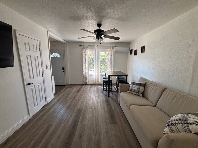 Foto del edificio - 1885 Springtime Ave